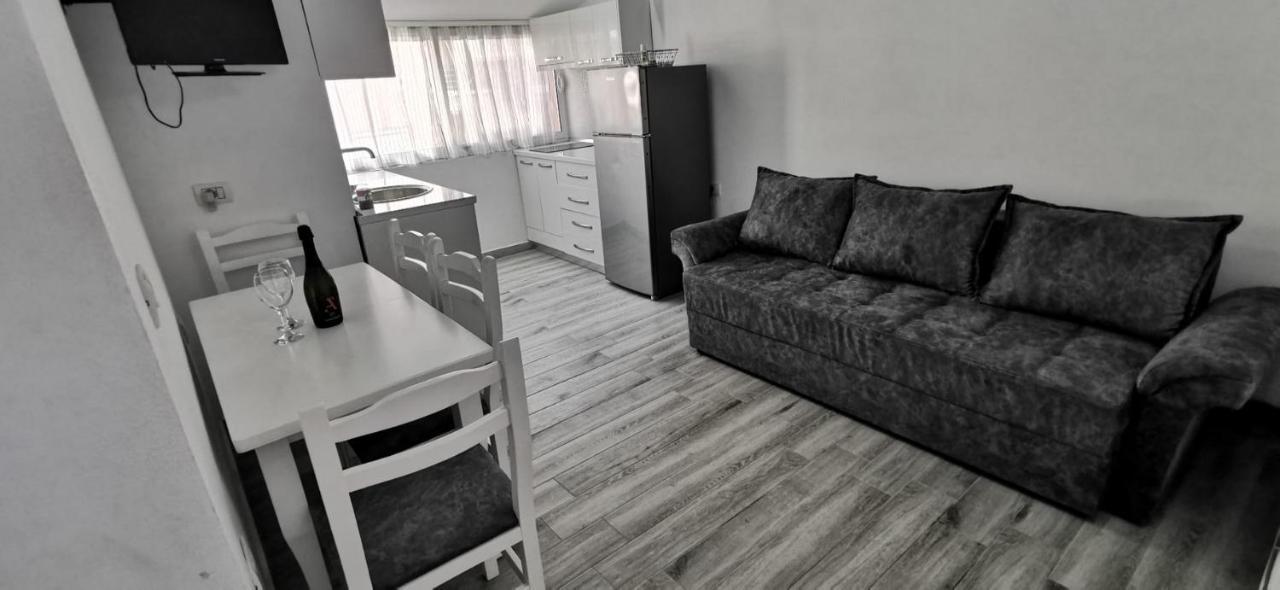 Mimoza Appartament Golem  Ngoại thất bức ảnh